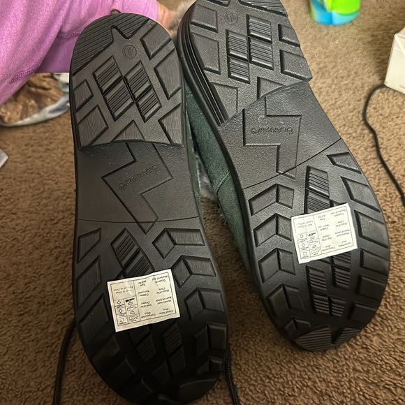 Boots - Picture 9 of 9